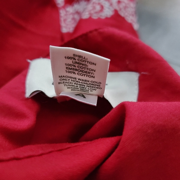 Ann Taylor Loft Red Top 8P - Picture 6 of 6